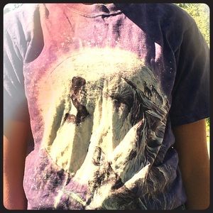 A short sleeve tee shirt